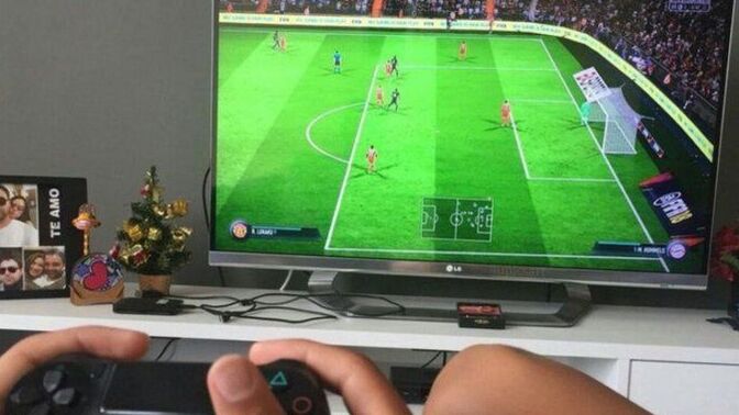 Futbol türünde ki oyunları oynamayı sever misiniz?