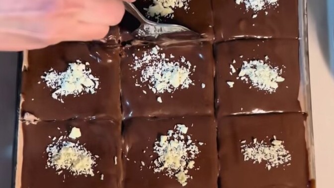 Gitmek mi zor kalmak mı yoksa tepsiden ilk dilimi çıkarmak mı zor?