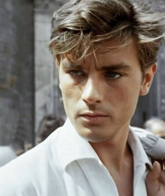Sizce dünyanın gelmiş geçmiş en yakışıklı aktörü gerçekten Alain Delon mu?