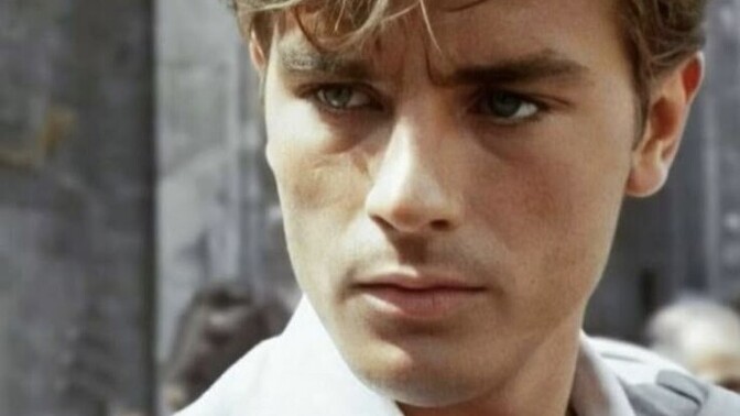Sizce dünyanın gelmiş geçmiş en yakışıklı aktörü gerçekten Alain Delon mu?