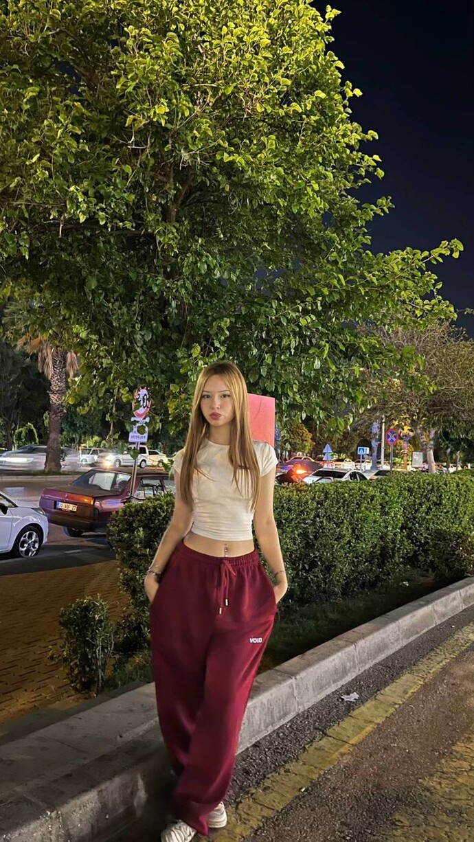 Liseli kızlar bu kadar makyajı ve estetiği nasıl karşılıyor, parayı nereden buluyor?
