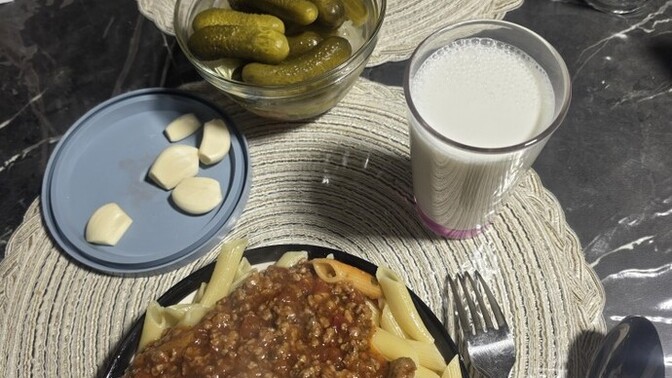 Dünkü menümüz makarna bolonezdi, siz akşam ne yediniz ve nasıl yaptınız?