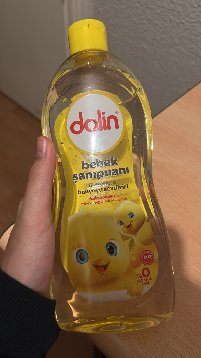 Saç egzaması ve saç dökülmesi için Dalin bebek şampuanı kullanan var mı, gerçekten iyi gelir mi?