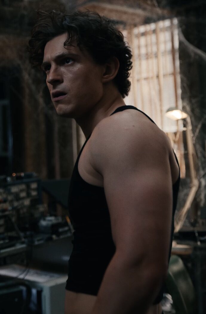 Kenan Yıldız mı Tom Holland mı daha yakışıklı?