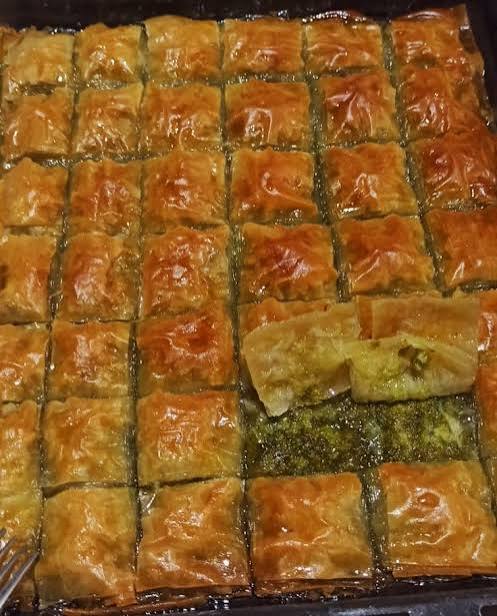 Herkese iyi bayramlar ❤️ Sizce bayramın olmazsa olmazı: baklava mı, aile mi?
