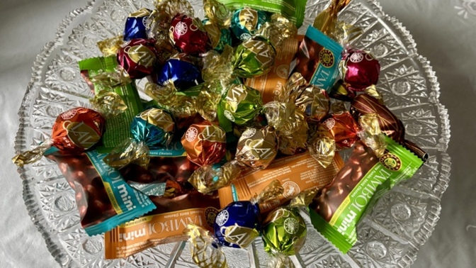 İyi bayramlar, şekerlerimden 🍬verir miydim söyleyeyim mi?