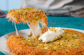 En sevdiğiniz tatlı hangisi, kazandibi mi baklava mı sütlaç mı?
