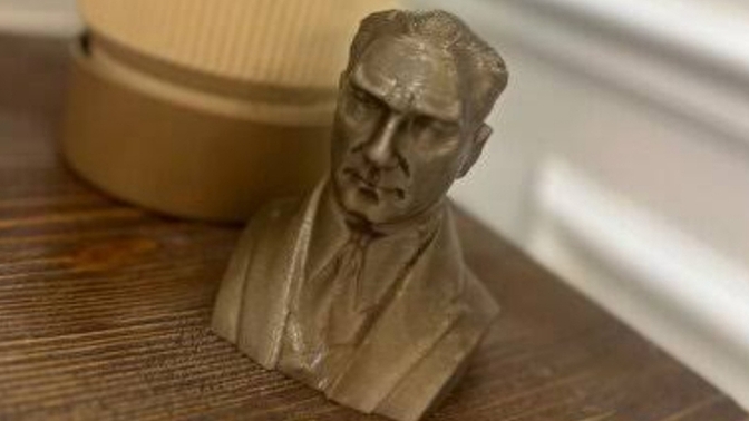 Evinizde Atatürk Büstü heykeli var mı?