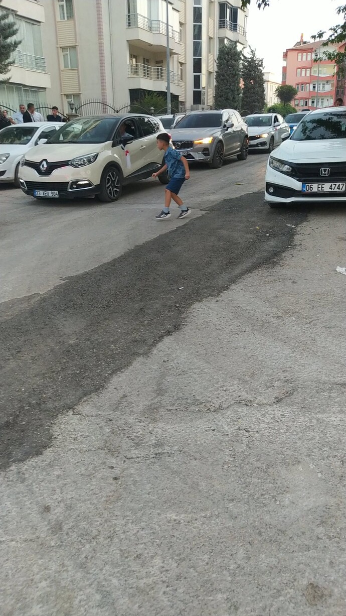 GÜNAYDINNN MİLLETT Galerini açıp bizimle güzel manzaralarını paylaşmak ister misin 😂?