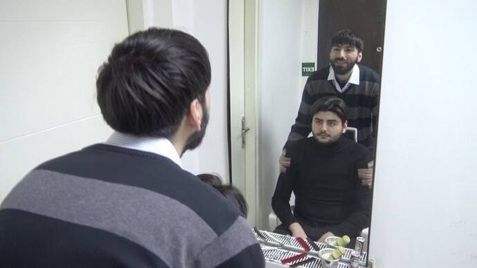 Kuaföre gitmeyi seven kızlar, o önlük bağlanınca ve saç kesilince mutlu oluyor musunuz?