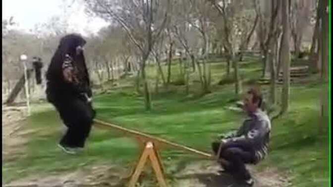 Sizde eşinizle sevgilinizle tahtarevelliye biniyormusunuz kim havada kalıyor?
