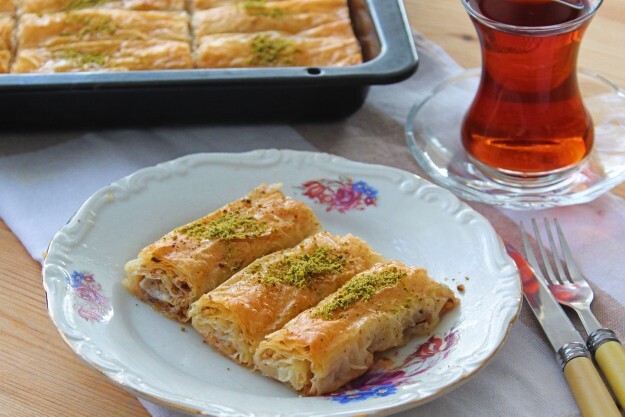 Bayram da misafire şeker mi tatlı mı ikram edersiniz?