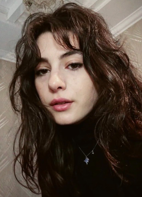Bu kız gerçekten çok güzel mi yoksa ben mi abartıyorum?