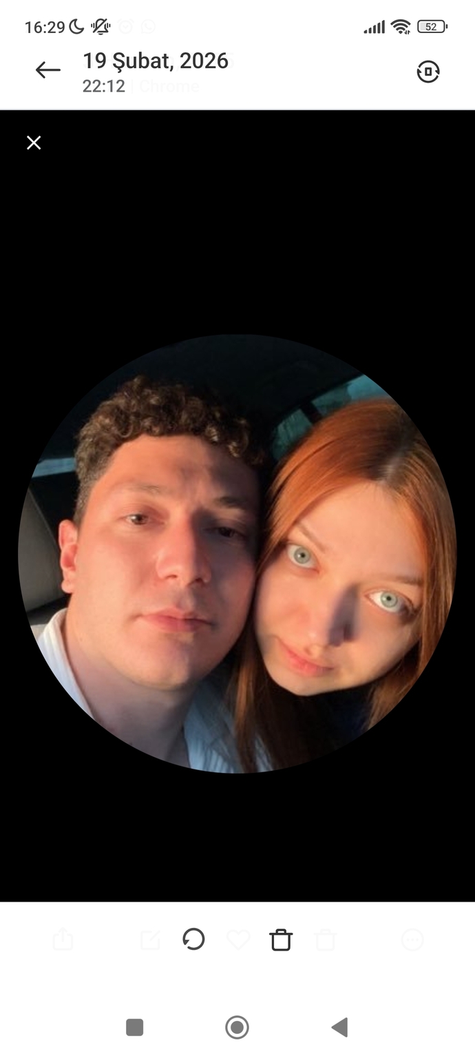 Kızın gözleri lens mi gerçek mi?