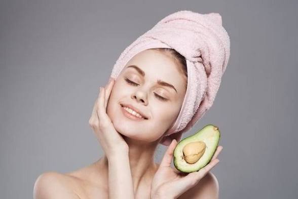 Meyvelerden cildinize maske yapar mısınız?