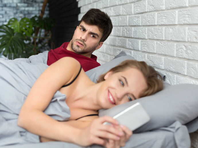 Seks sırasında telefonunuz çalsa açar mısınız 😂? Hiç böyle bir şey yaşadınız mı?