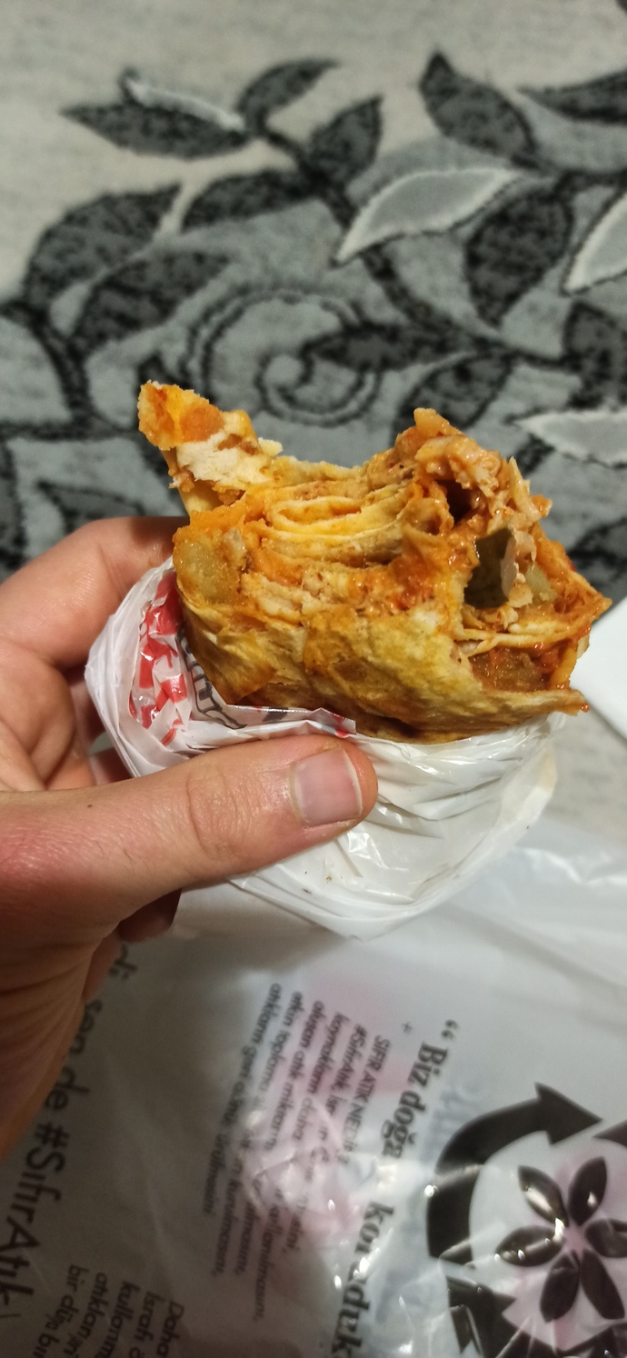 Zincir dönercileri mi tercih edersin yoksa esnaf döneri mi?