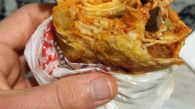 Zincir dönercileri mi tercih edersin yoksa esnaf döneri mi?