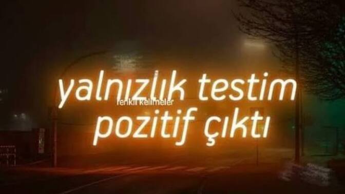 Gece olunca kalbinize düşen biri oluyor mu?