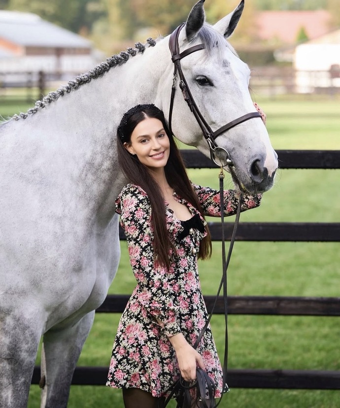 Ariana Rockefeller güzel mi?