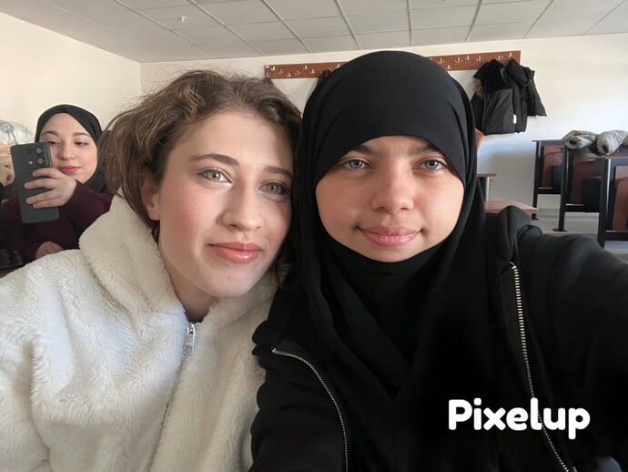 Hala okuldayım Çünkü neden olmasın Ee nasılsınız bakalım?
