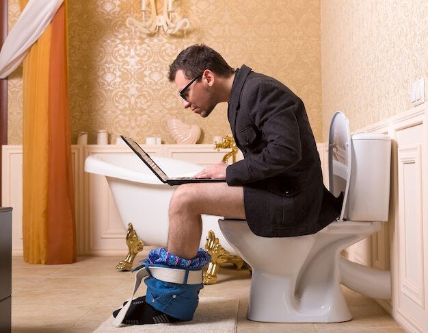 Wc ye telefonla mı giriyosunuz?