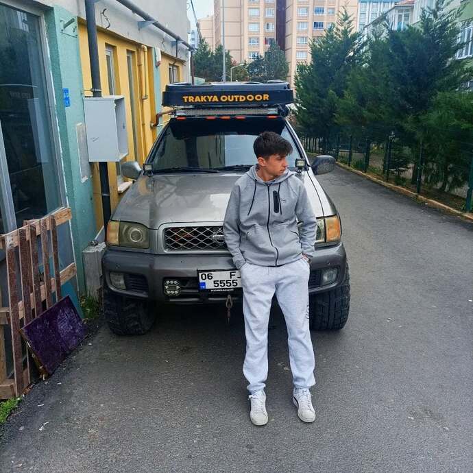 Sizce hangisi daha samimi bir vibe veriyor, neden o hissi alıyorsunuz?