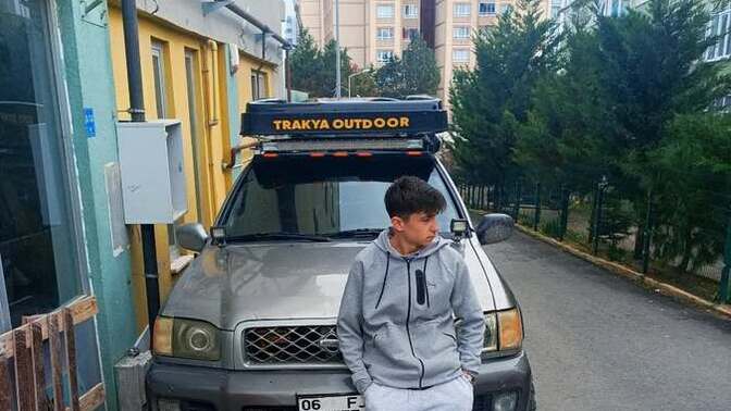 Sizce hangisi daha samimi bir vibe veriyor, neden o hissi alıyorsunuz?
