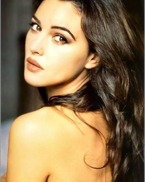 Monica Belluci Varken Adriana lima diyenler neyin kafasını yaşıyor?