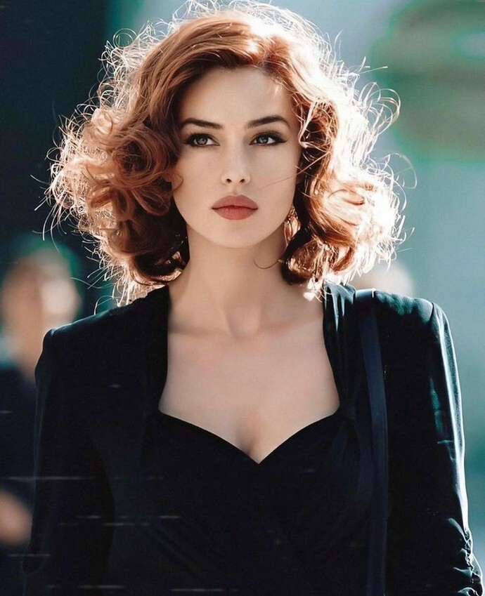 Monica Belluci Varken Adriana lima diyenler neyin kafasını yaşıyor?