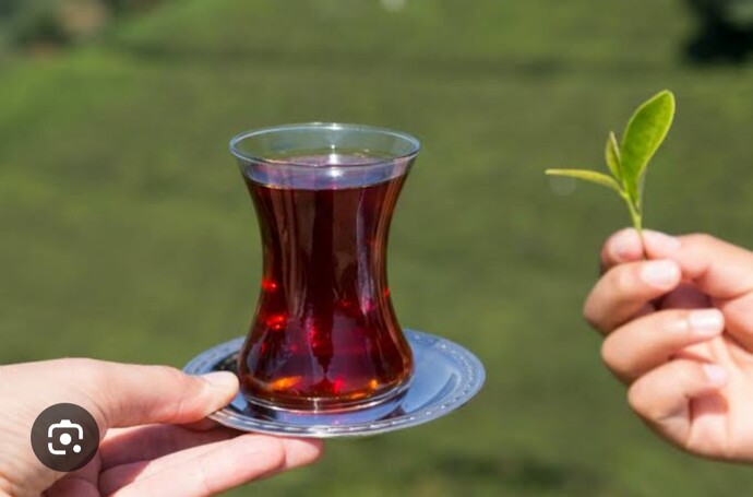 Çayı ince belli bardakta mı daha keyifli, büyük bardakta mı daha tatlı geliyor?