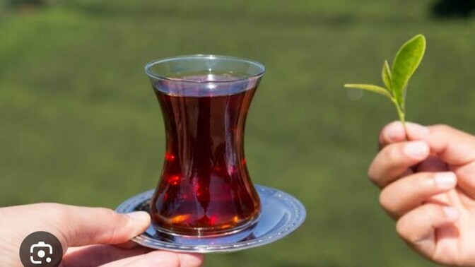 Çayı ince belli bardakta mı daha keyifli, büyük bardakta mı daha tatlı geliyor?