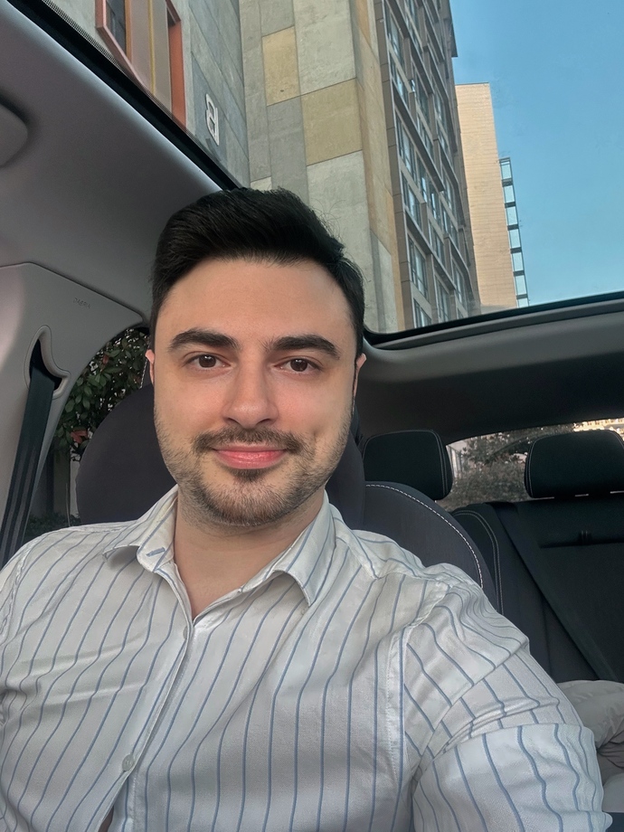 Sizce hangi foto daha iyi duruyor, hangisini profil fotoğrafı yapmalıyım?