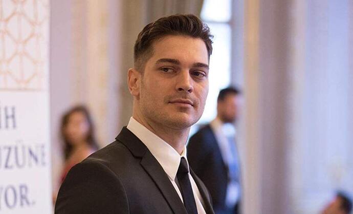Çağatay Ulusoy sizce yakışıklı mı?