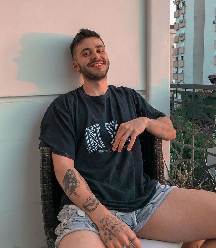 Uzun boylu erkekler gerçekten avantajlı mı, dışarıdan daha mı cool görünüyor?