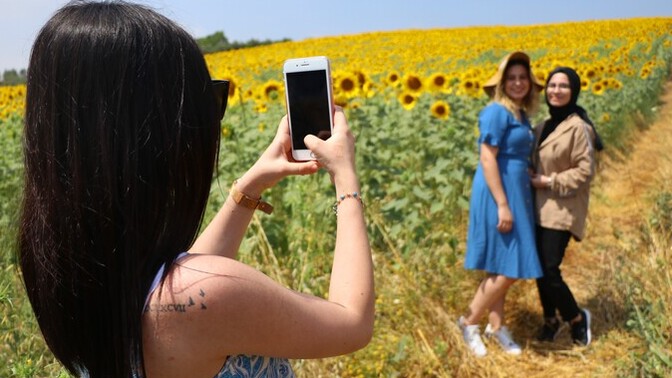 Ilk buluşmada fotoğraf çekilmek saçma mı, yoksa normal mi?