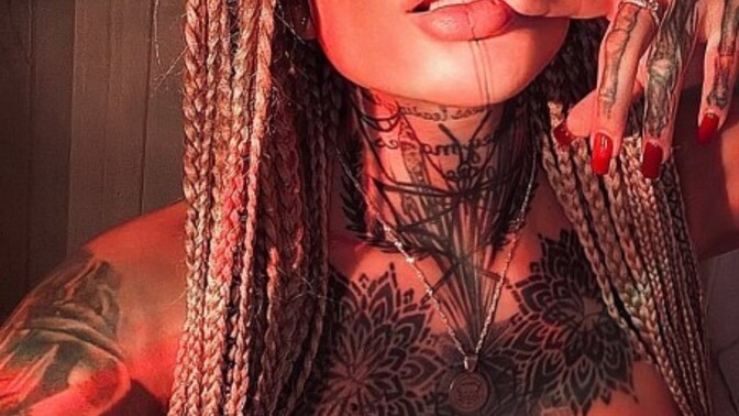 Sizce göğüs üzeri ya da  üstü tattoo güzel mi?