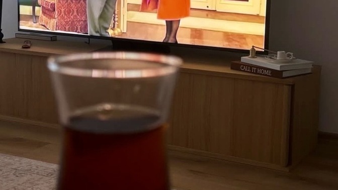 Çayını alıp TV karşısına geçtiğinde ne izlemeyi daha çok seversin, dizi mi film mi yarışma mı?