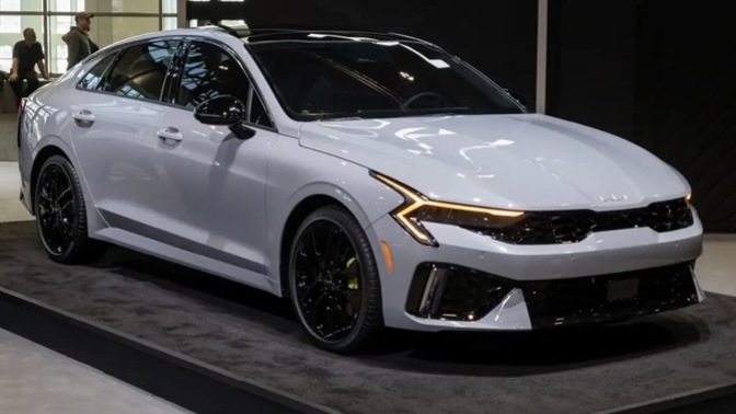 Kia K5 nasıl araba güzel mi?