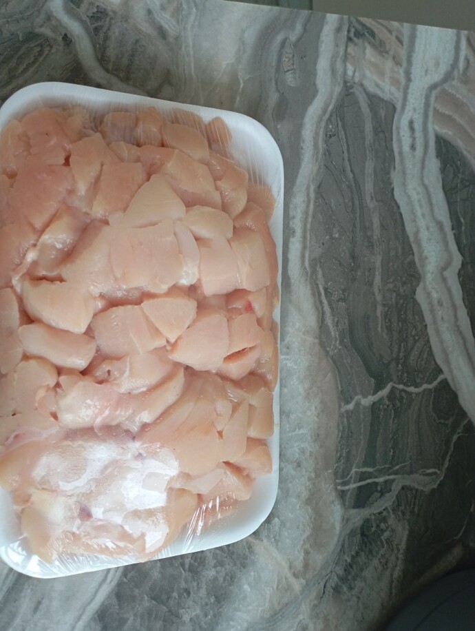 Kasaptan kuşbaşı tavuk göğsü aldım 500 gram istedim ama bu kadar verdi ve 600 TL tuttu bu 500 gram gibi durmuyor, duruyor mu sizce?