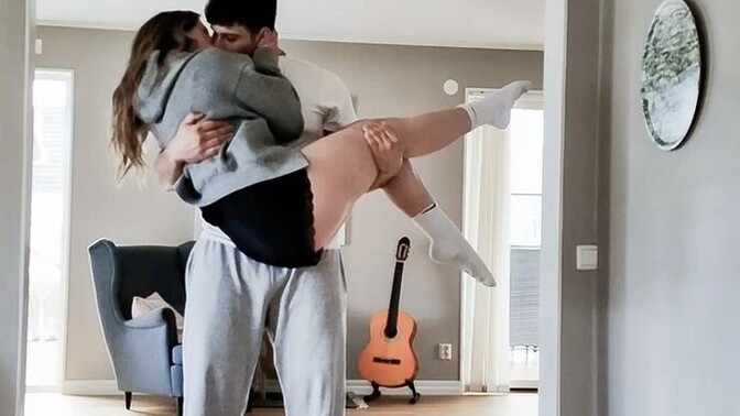 Evlilik öncesi aynı evde yaşam, ilişkiye zarar mı verir güçlendirir mi?