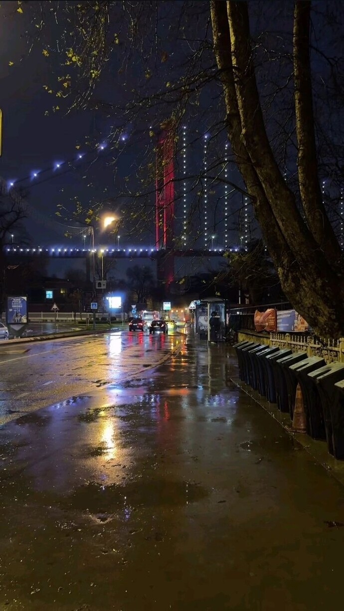 Bu yağmurlu havada ne yapıyorsunuz?