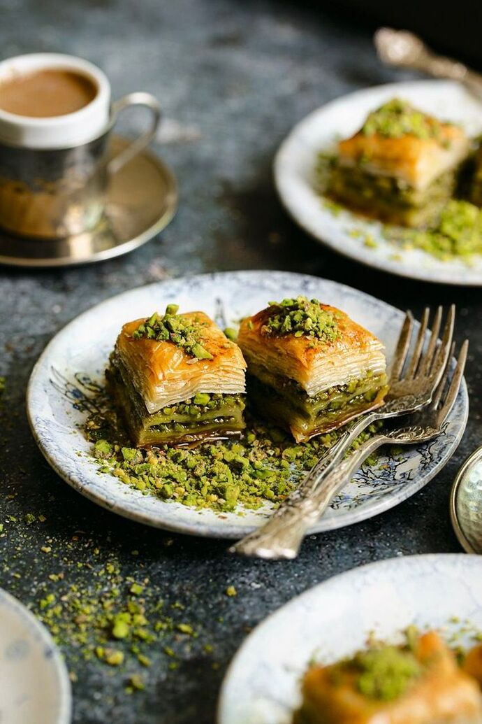 Sence baklava yabancılar tarafından Sweet Pastry diye mi söylenmeli mi yoksa ona herkes Baklava mı demeli?