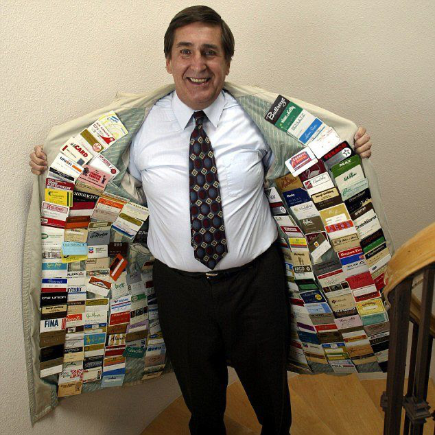 1.497 kredi kartıyla 1,7 milyon dolar limitli milyarder olmak ister miydiniz?