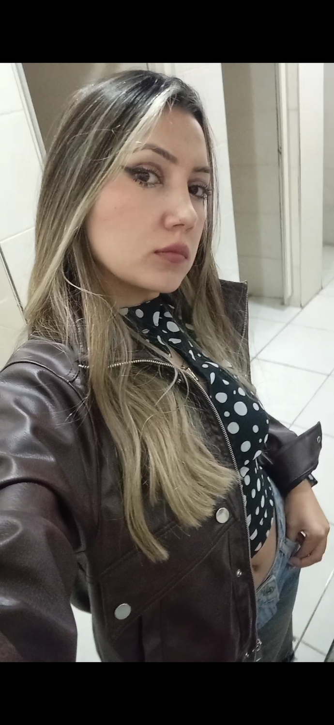 Yeni saçlarıma yine aşık oldum, sizce yakışmış mı yorumlar mısınız?