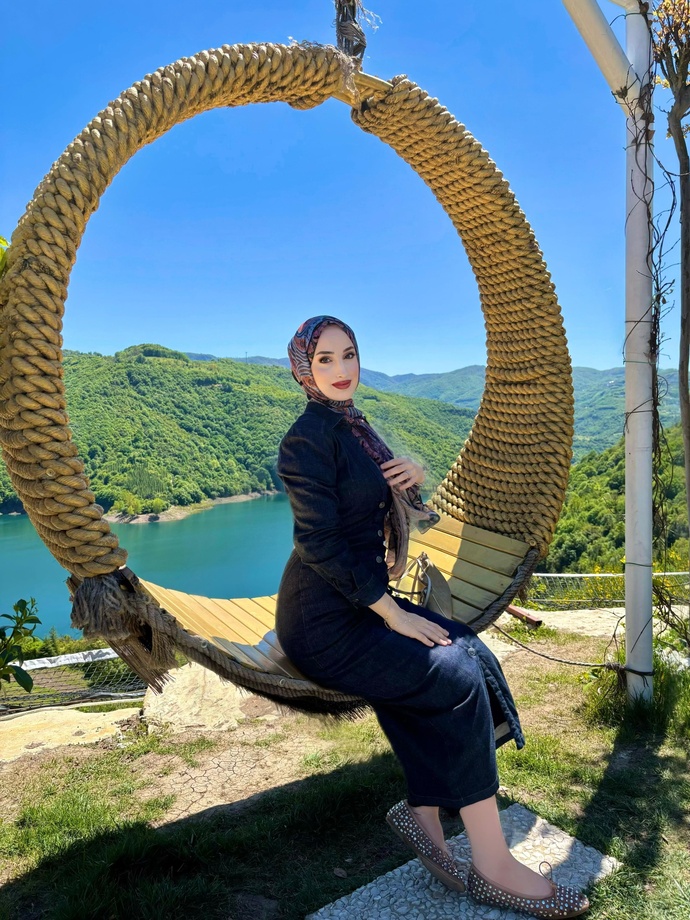 Türbanli biri icin elbisem cok mu dar esim ve ailesi dikkat et giyimne diyor?