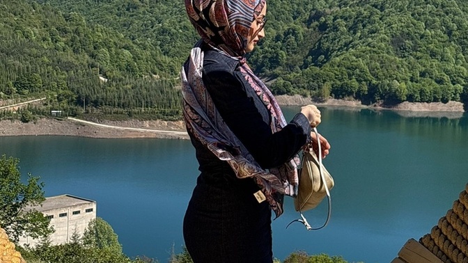Türbanli biri icin elbisem cok mu dar esim ve ailesi dikkat et giyimne diyor?