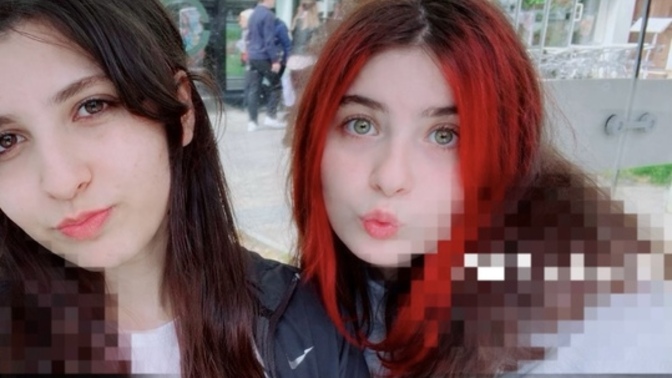 Yeni hikayemde başrol olacak iki kız karakterden hangisini seçmeliyim?