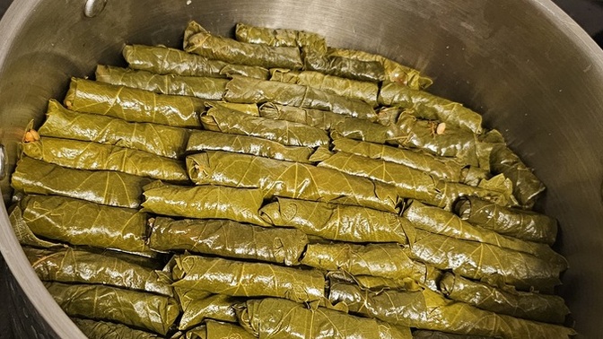 Hamarat bayanlar deyin hele; şu sarmayı sarmak mi daha zor, yoksa koca evi düzene sokmak mı 🤦🏻‍♀️😅?