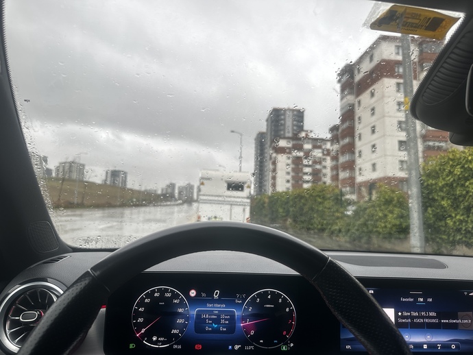 Siz de yağmurlu hava sever misiniz,  Ankara  sabahlarına ayrı bir hava katmıyor mu?